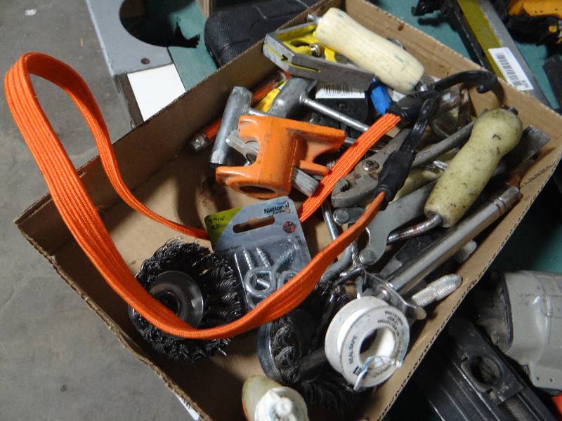 lot 651 image: Lot of various hand tools