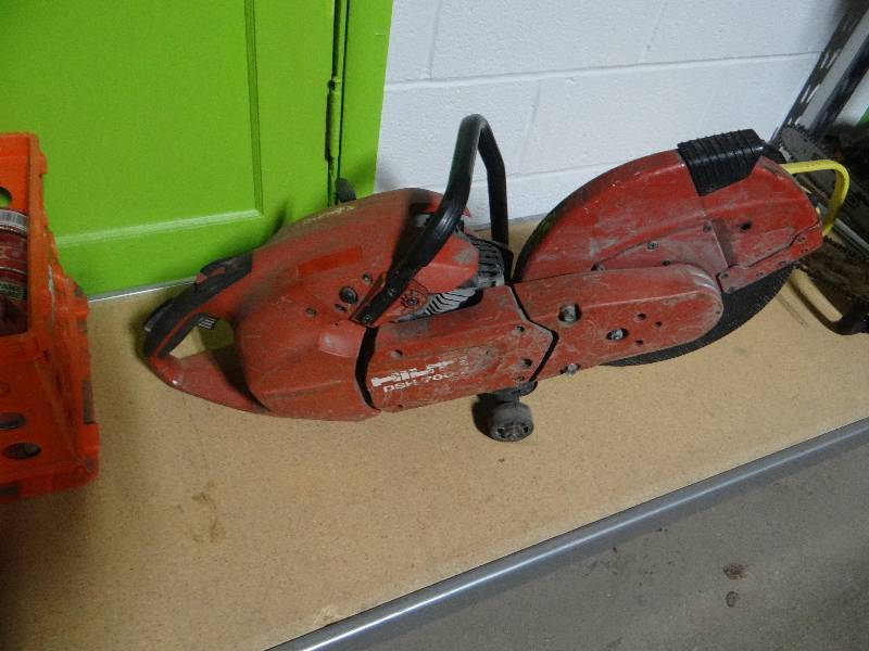 lot 652 image: Hilti DSH-700-X gas cut off saw