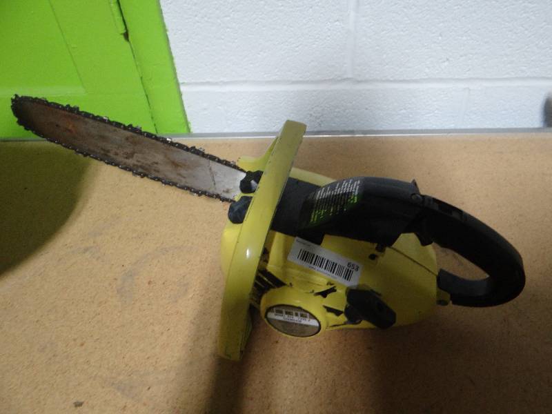 lot 653 image: Skil gas chainsaw