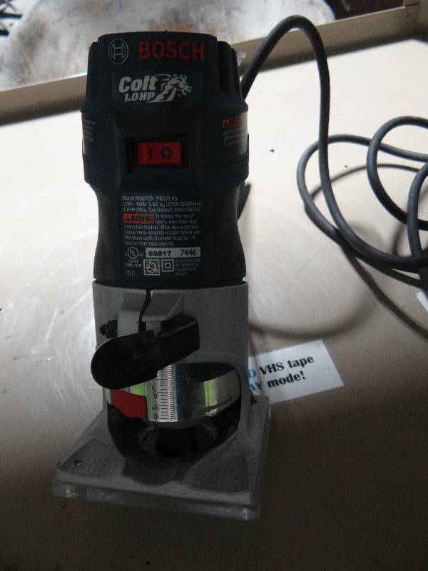 lot 661 image: Bosch palm router