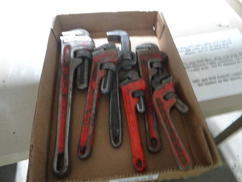 lot 674 image: Lot of 6 various pipe wrenches