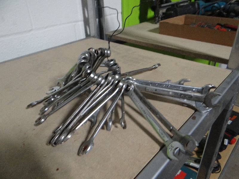 lot 675 image: Lot of wrenches
