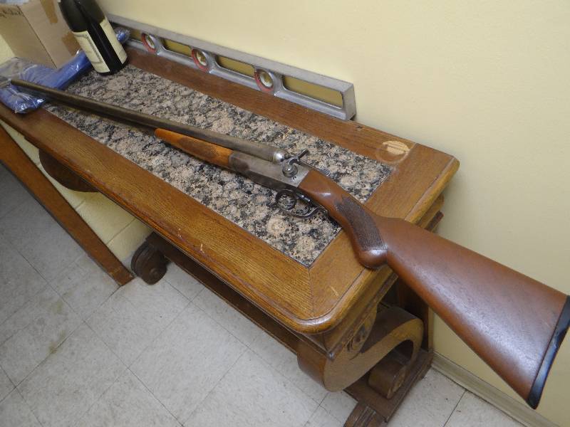 lot 400 image: Stevens Arms Model 235 double barrel 20 g shotgun