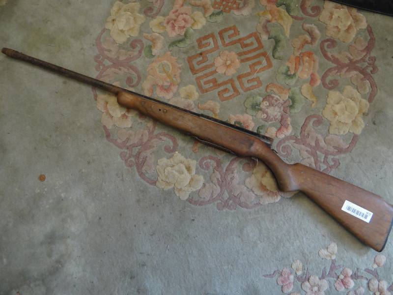 lot 402 image: O. F. Mossberg & sons 20 g bolt action shotgun