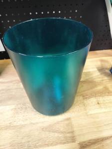 lot 1304 image: Plastic Green Vase