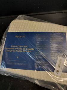 lot 5835 image: Bedsure Duvet Cover Set - Multiple Size Options