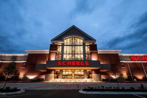 lot 2750 image: $500 Gift Card to Scheels