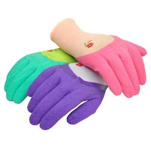 lot 8644 image: Microfoam Women Garden Gloves, 3 Pairs