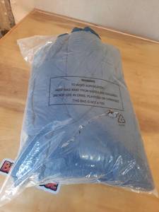 lot 7120 image: Blue fitted sheet size 88in.x88in