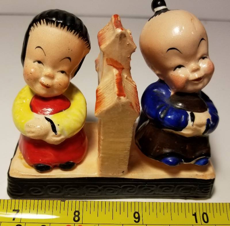 lot 1 image: 3 PC Maruri Japan, asian boy and girl ceramic Salt & Pepper shakers
