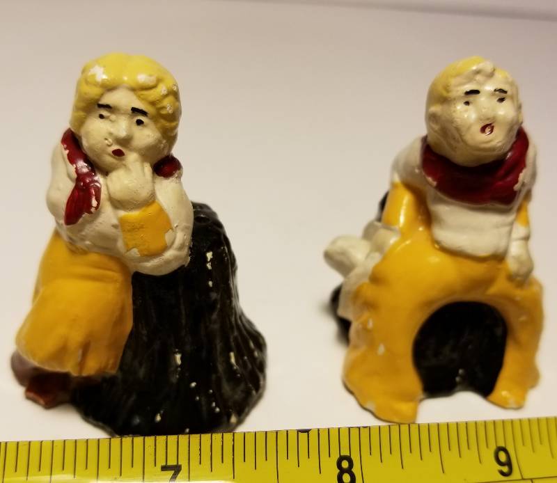 lot 10 image: Cowboy and Cowgirl ceramic Salt & Pepper shakers, Yee Haw