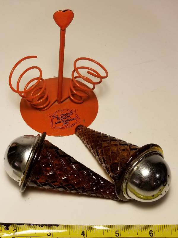 lot 3 image: 3 PC Vintage Ice Cream Parlor Salt & Pepper shakers,