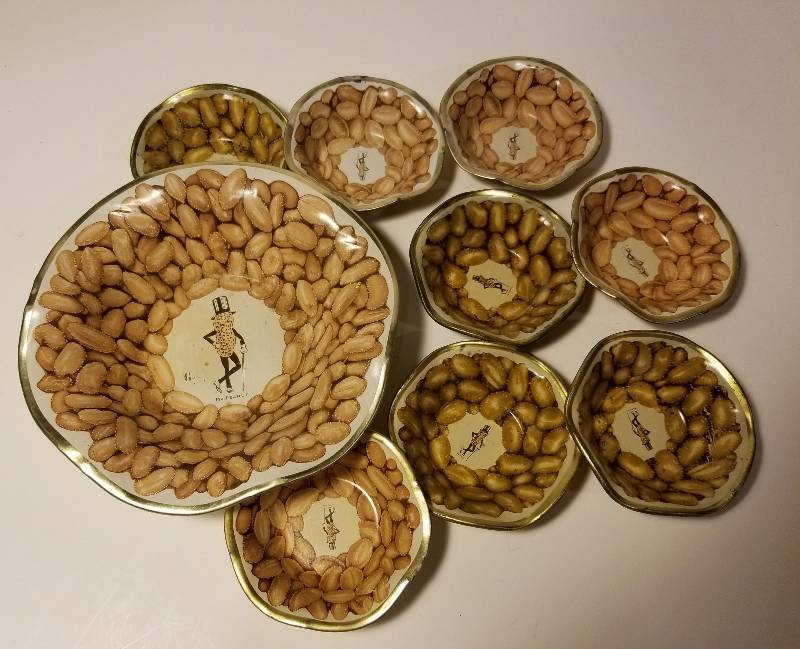 lot 2 image: Vintage Mr. Peanut 9pc Snack Set