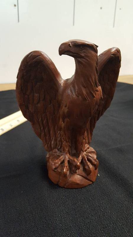 lot 7007 image: Small Handcrafted Eagle Statue