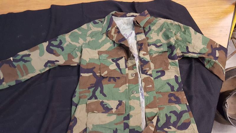 lot 7141 image: Military BDUs- Pants and Blouse- Set  Woodland