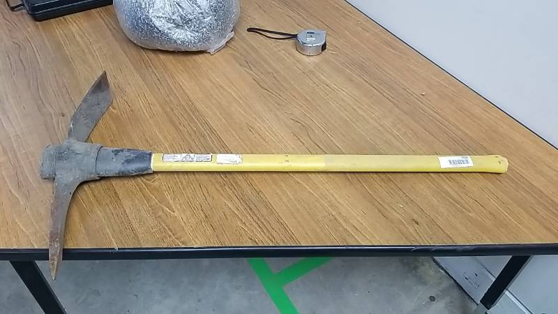lot 7030 image: Fiberglass Handle Pick Axe