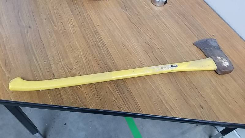 lot 7031 image: Fiberglass Handled Axe