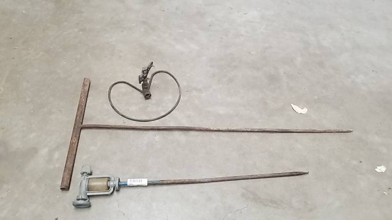 lot 7057 image: IronMetal lawn Lot- Sprinkler and Other