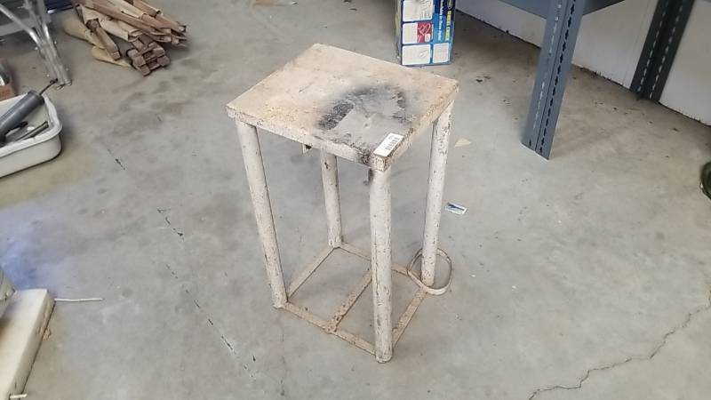lot 7051 image: Small Metal Shop StandTable