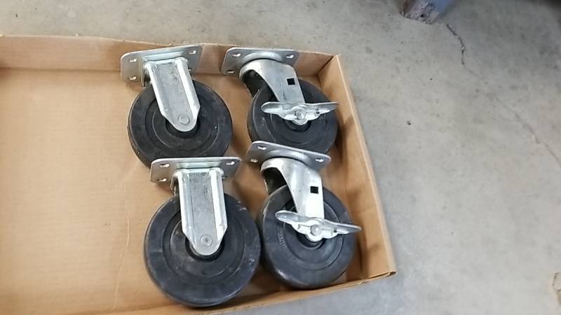 lot 7087 image: Set of 4 large Heavy Duty Castors