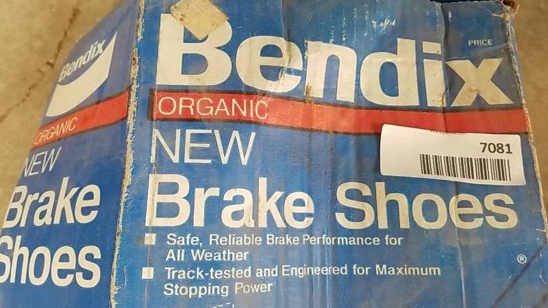 lot 7081 image: Appear New Bendix Brake Shoes