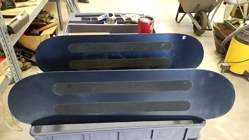 lot 7013 image: Skateboard Themed Shelves- Pair BLUE