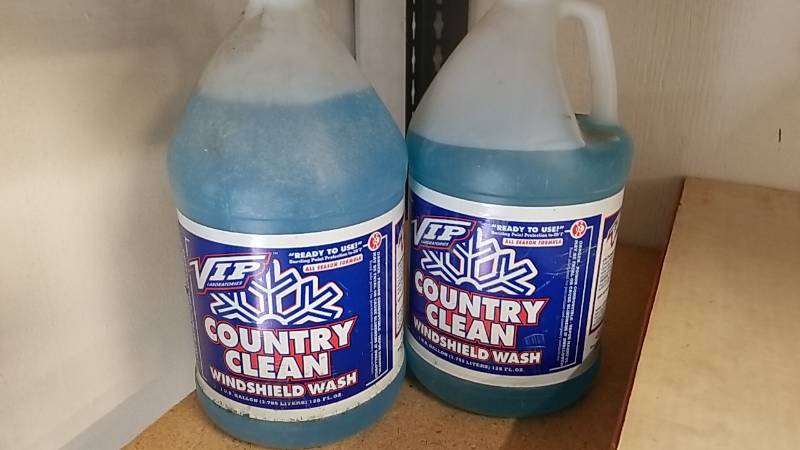 lot 7026 image: Windshield Washer- 2 Gallons