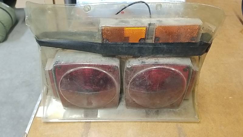 lot 7164 image: Trailer Light Kit