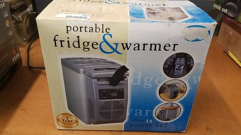 lot 7157 image: Portable Fridge and Warmer- AutoCamper  12V