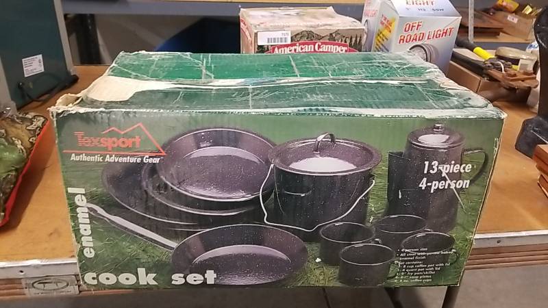 lot 7165 image: Enamel Camping Cook Set
