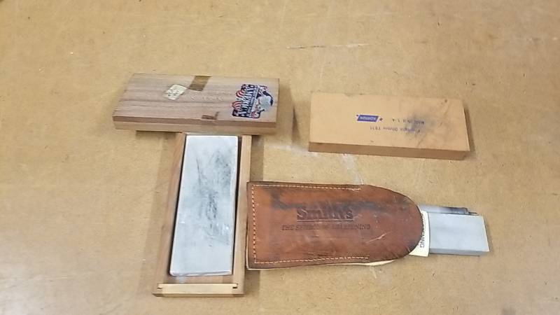 lot 7185 image: Whetstone lot- Knife Sharpening
