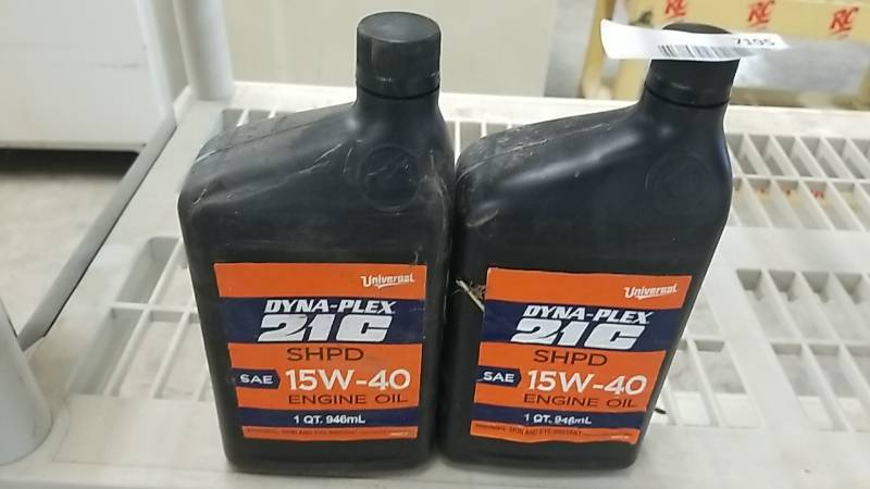 lot 7195 image: 15W-40 Motor Oil- 2 Quarts