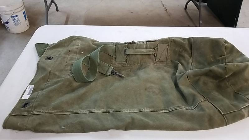 lot 7209 image: Military Issued Duffle Bag