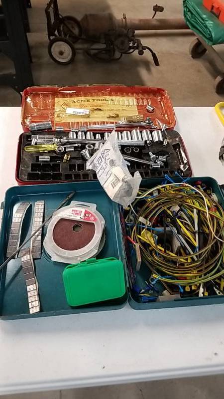 lot 7233 image: Tool and Material Lot