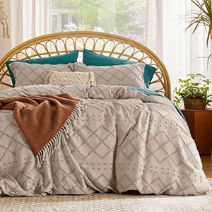 lot 10470 image: Bedsure Boho Duvet Cover Queen Size - Boho Bedding, Tufted Queen Duvet Cover for All Seasons, 3 Pieces Embroidery Shabby Chic Home Bedding,Comforter Not Included (Khaki, 90 x 90)