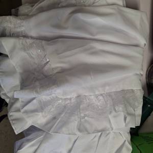lot 76562 image: WHITE SHEET SET WITH PILLOW CASE