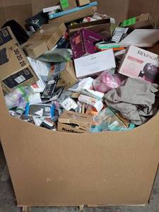 lot 77229 image: Pallet of Not Bid On - IncompleteDamaged Small Items