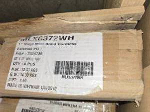 lot 6541 image: Case - 1in Vinyl Cordless Mini Blinds - WHITE