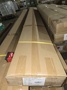 lot 6557 image: Case - 3.5in Aluminum 116in Vertical Headrails