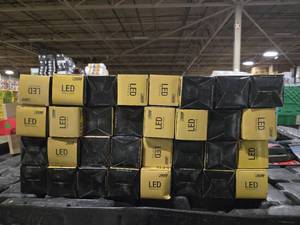 lot 44138 image: (32) Yellow LED Light Bulbs