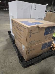 lot 44188 image: (2 Cases) 8 Piece 4in Glass Blocks