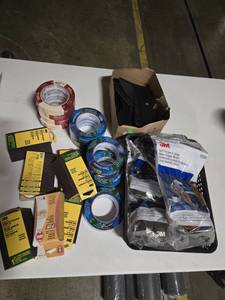 lot 44273 image: Assorted Painting Supplies