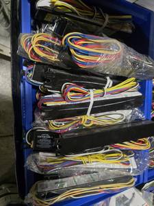 lot 24885 image: BIN OF (18) Advance and Keystone Electronic Ballasts 9.5 x 1.7 x 1.18