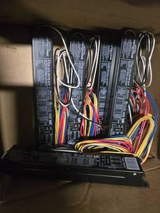 lot 24887 image: BIN OF (6) Keystone Electronic Ballasts 9.5 x 1.7 x 1.18