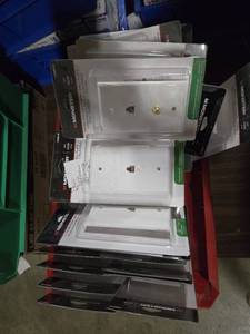 lot 44234 image: Assorted Phone & Coax Wallplates