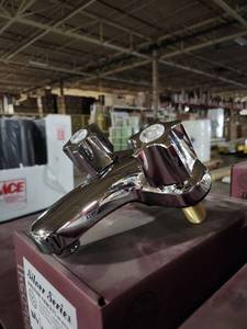 lot 14901 image: (5) Silver Series 2 Handle Chrome Faucet