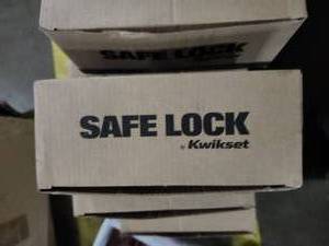 lot 45948 image: (32) Safe Lock Entry Knobs - Varying Colors
