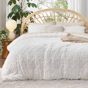 lot 2967 image: Bedsure Full Comforter Set - White Comforter, Boho Tufted Shabby Chic Bedding, 3 Pieces Vintage Farmhouse Bed Set for All Seasons, Fluffy Soft Bedding with 2 Pillow Shams