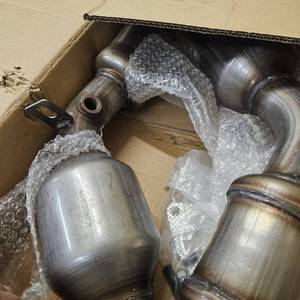 lot 11367 image: NCARK102168-CHN-1 Catalytic Converter set of 2