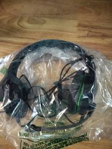 lot 2060 image: Gaming Headset with Microphone
